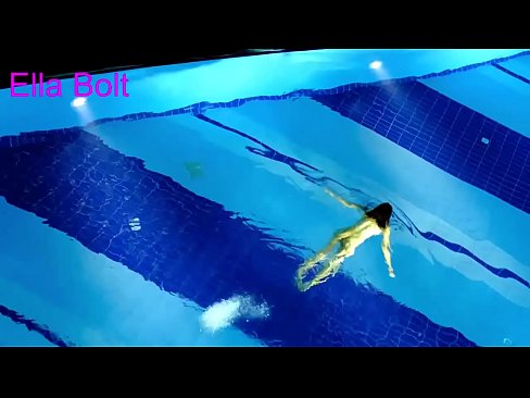 ❤️ මට නැරඹීම නැවැත්විය නොහැක, තරුණ රන්වන්තිය ELLA BOLT නිවාඩු නිකේතනයේ තටාකයේ නිරුවතින් පිහිනීමට හසු විය ❤❌ Porno si.hentai-id-tv.ru ❌️❤